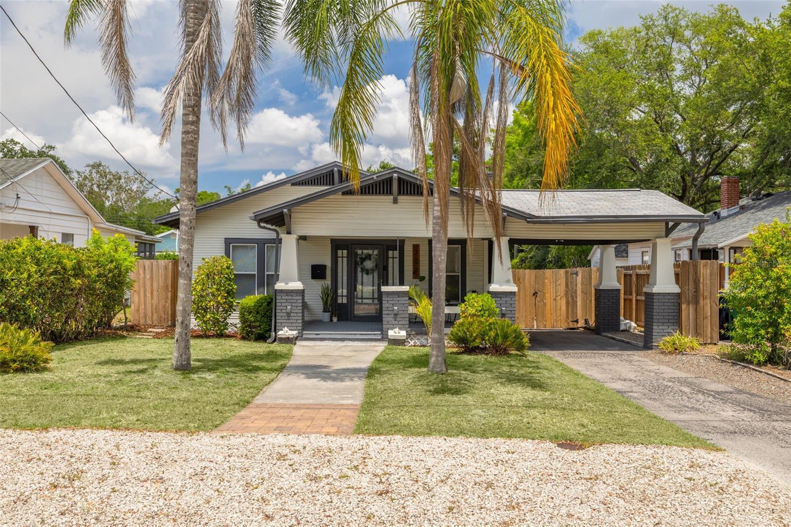 303 W Curtis St, FL