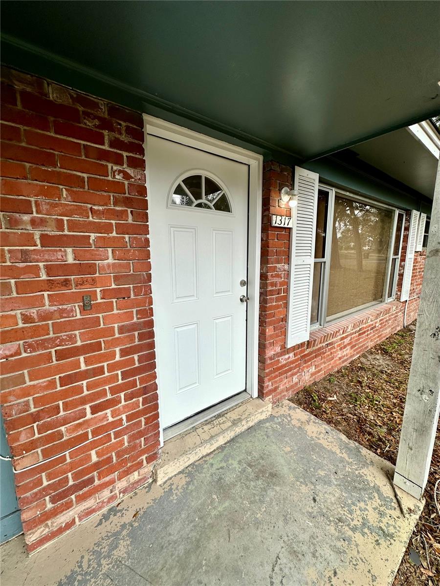 1317 Cambridge Drive, FL