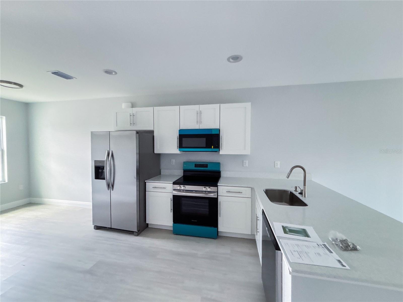 6910 Dickinson Drive, FL
