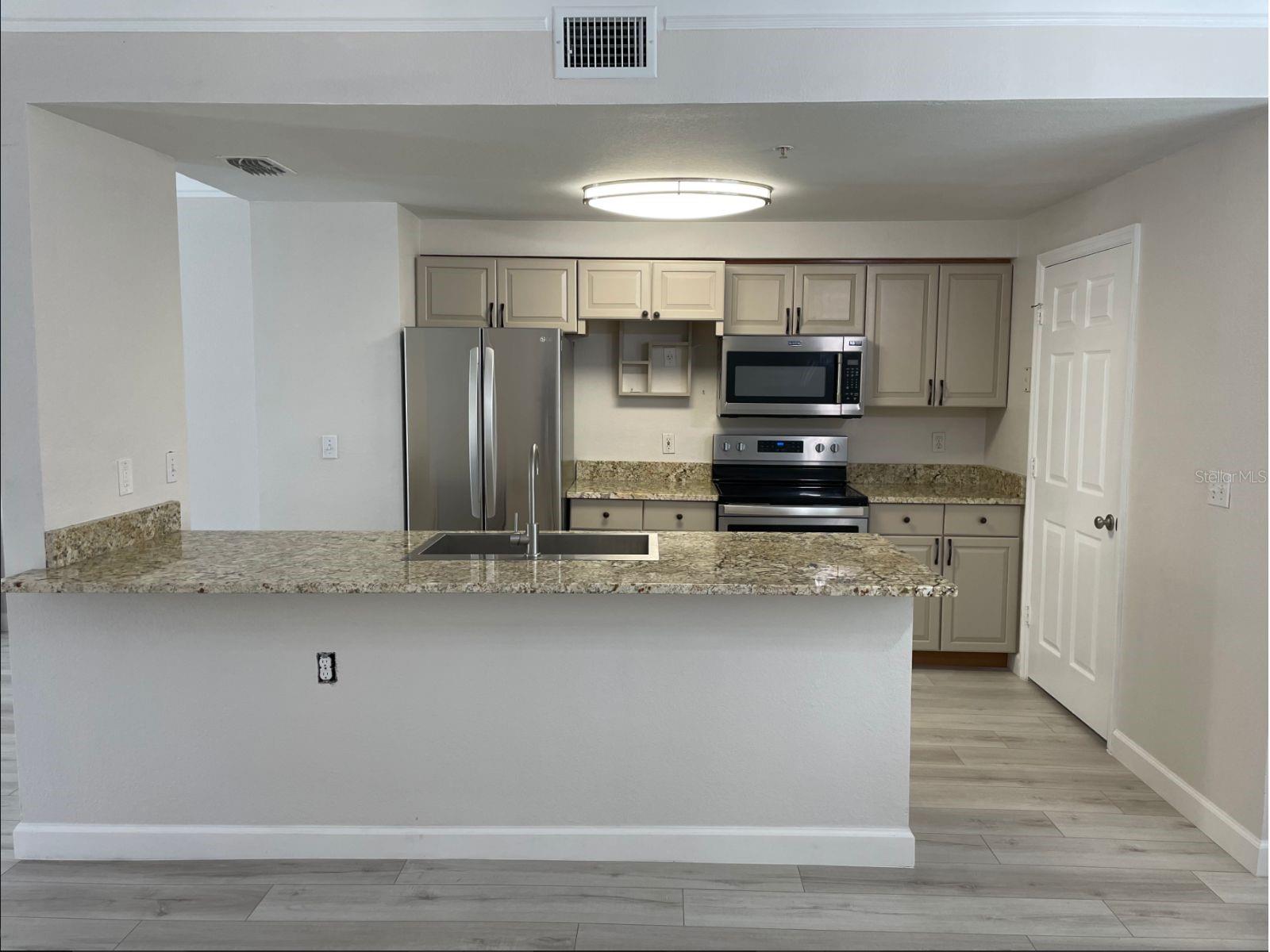 6673 Time Square Avenue, FL