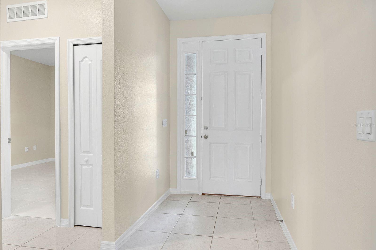 566 Pawnee Court, FL
