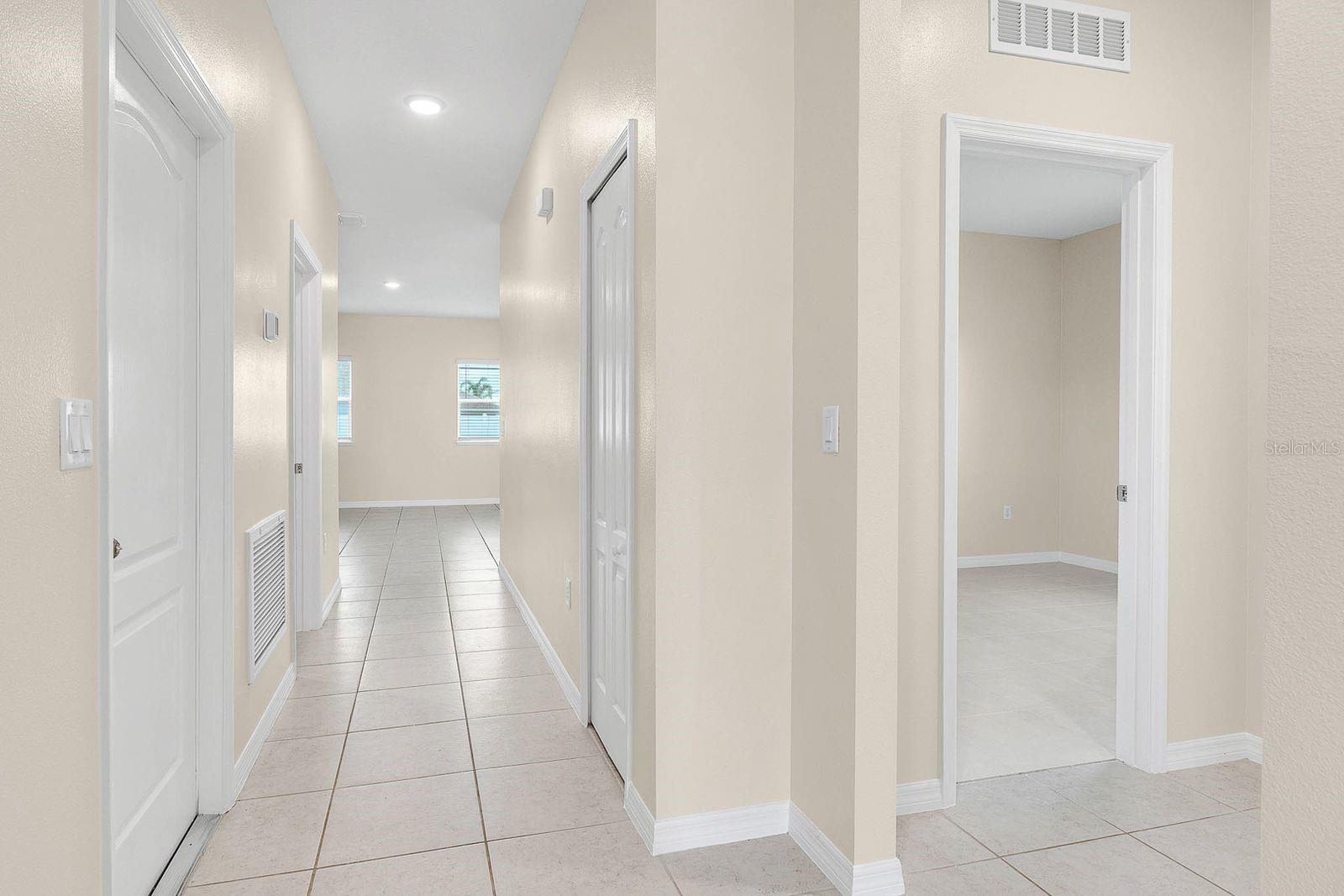 566 Pawnee Court, FL