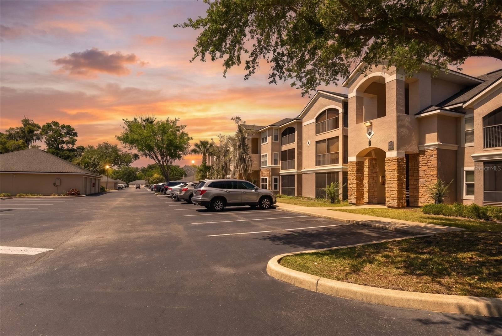 940 Village Trail, FL