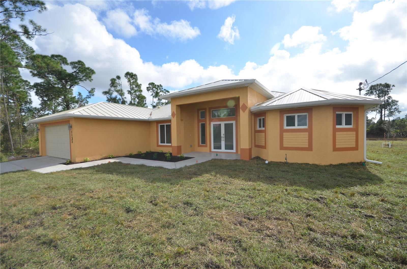 1132 Edelweiss St E, FL