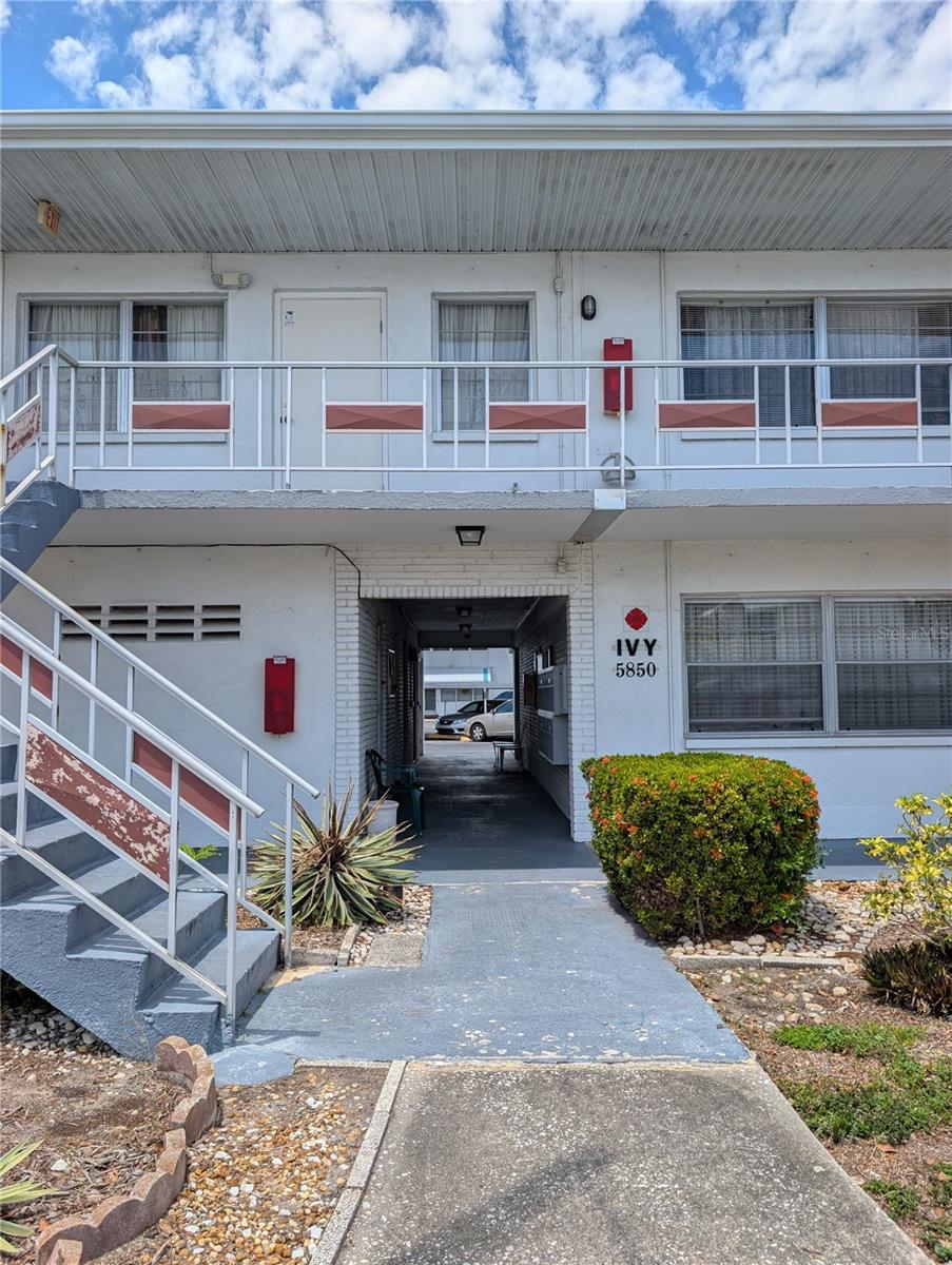 5850 18th Street, FL