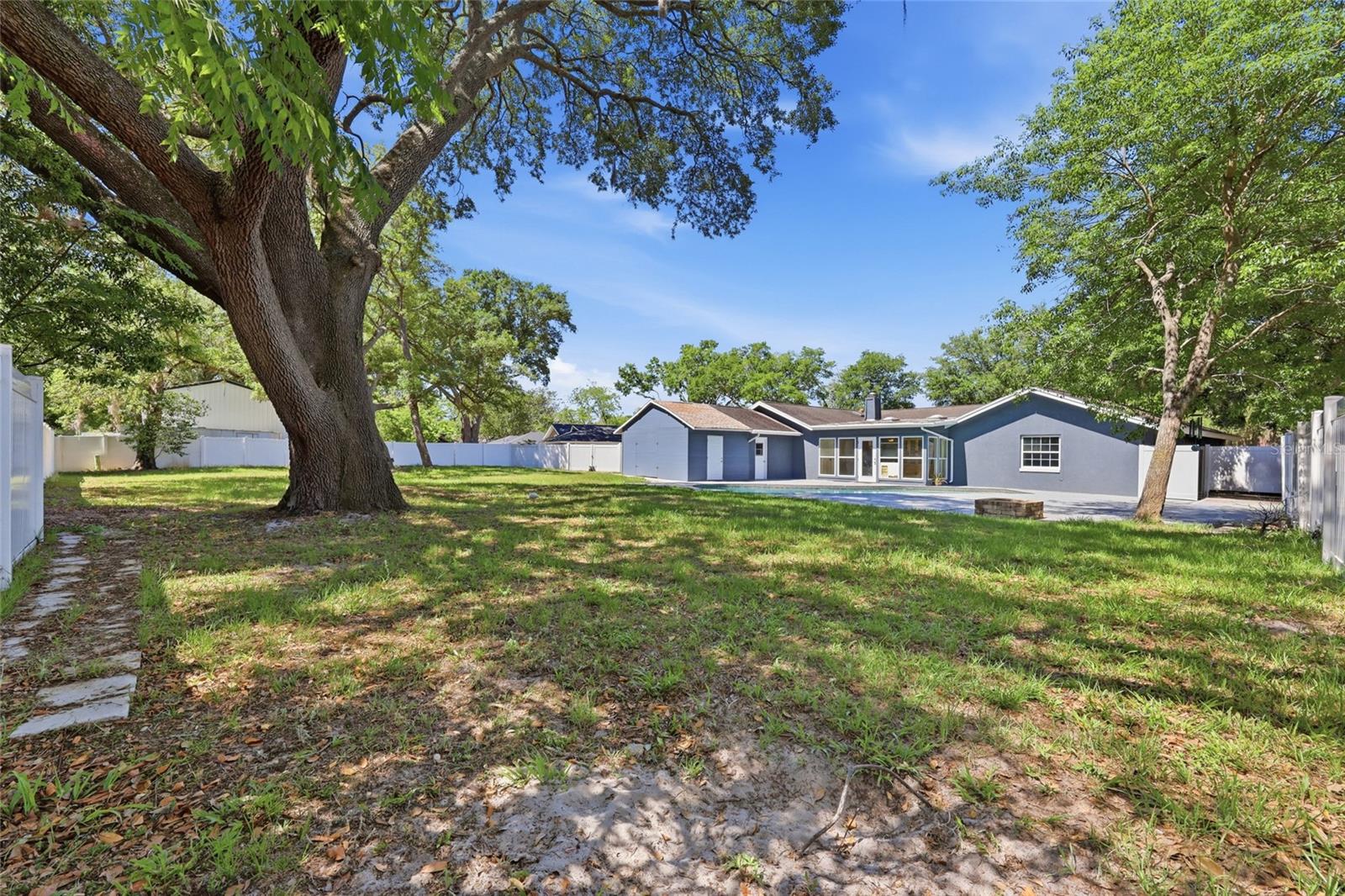 805 Leopard Trail, FL
