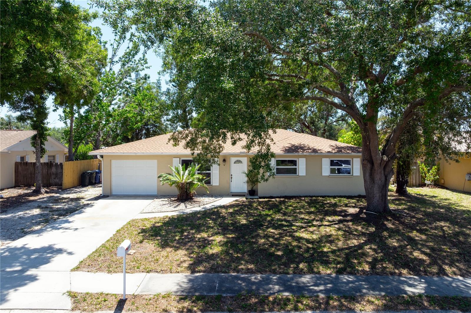 5446 Foxwood Drive, FL