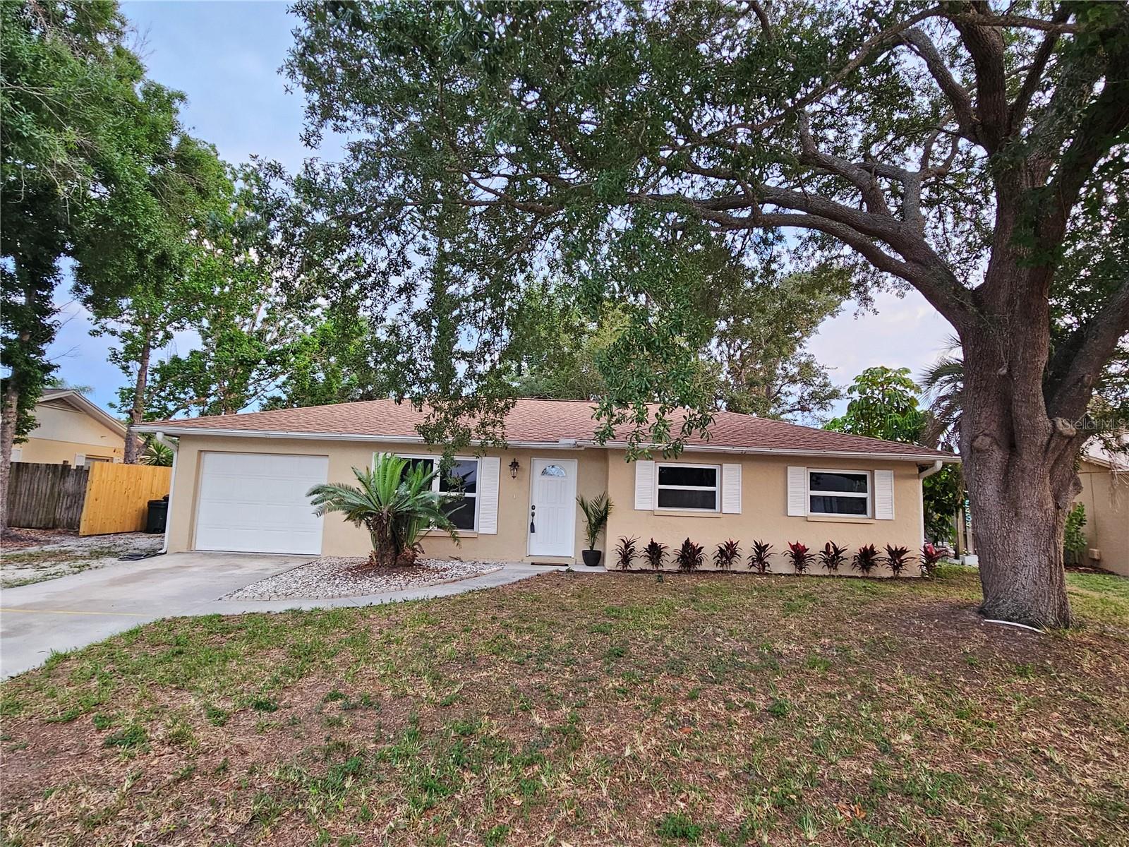 5446 Foxwood Drive, FL