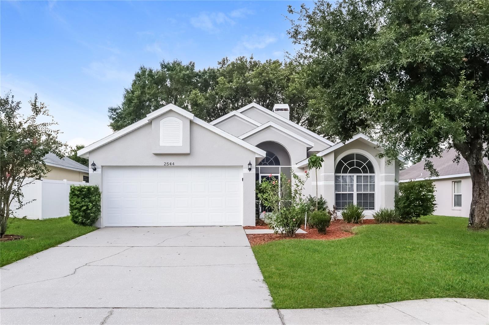 2544 Meadow Oaks Loop, FL