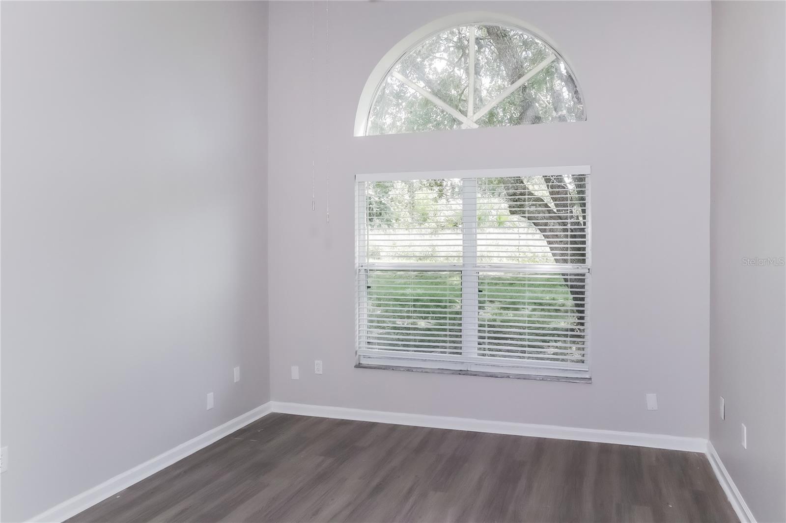 2544 Meadow Oaks Loop, FL