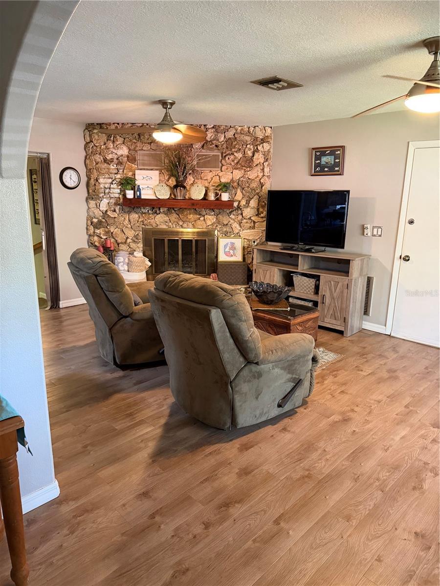 546 Hillcrest Street, FL