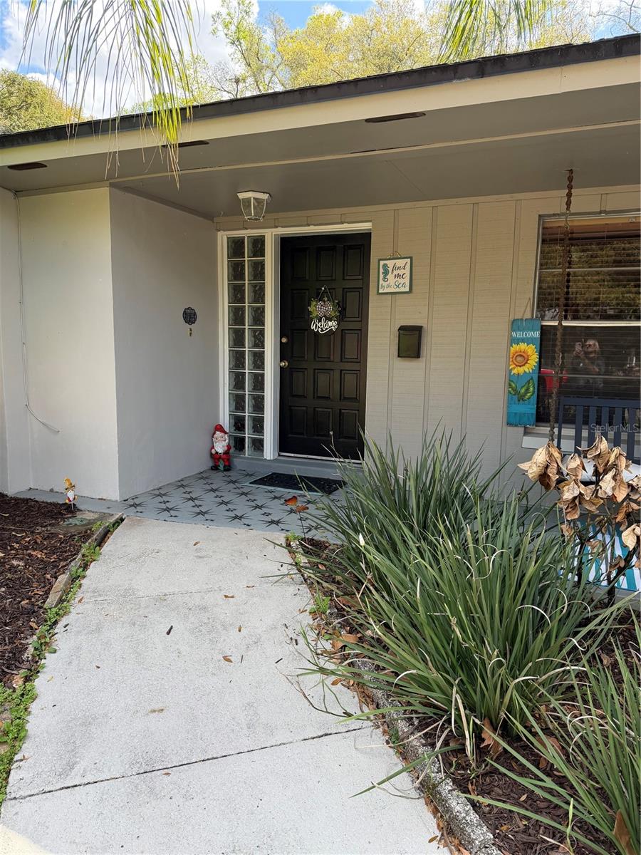 546 Hillcrest Street, FL