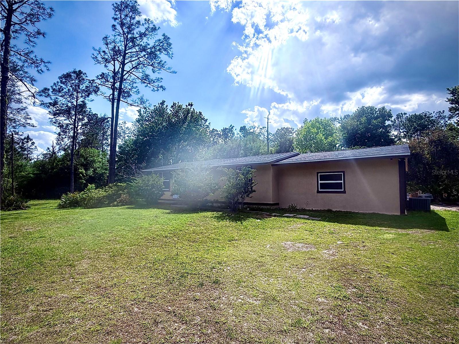 375 Pine Woods Rd, FL