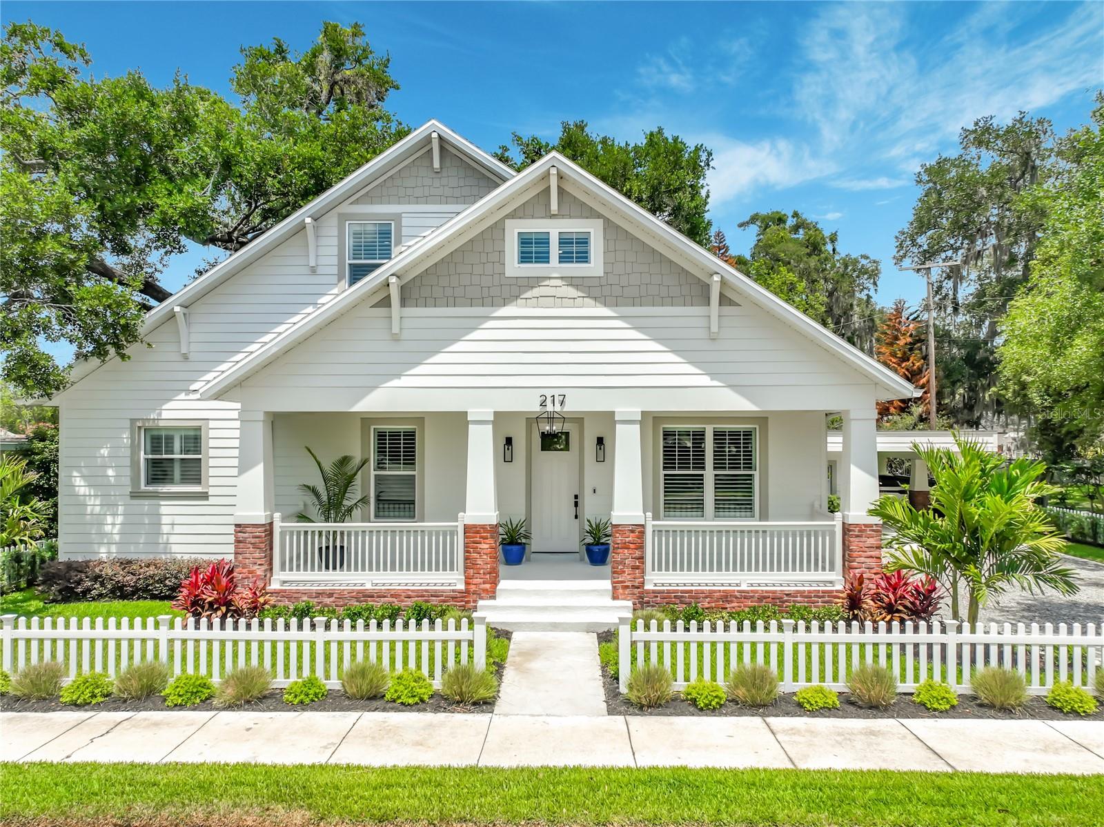 217 W Bay St, FL