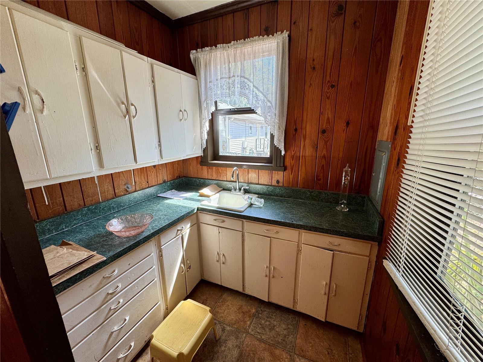1215 12th Avenue, FL