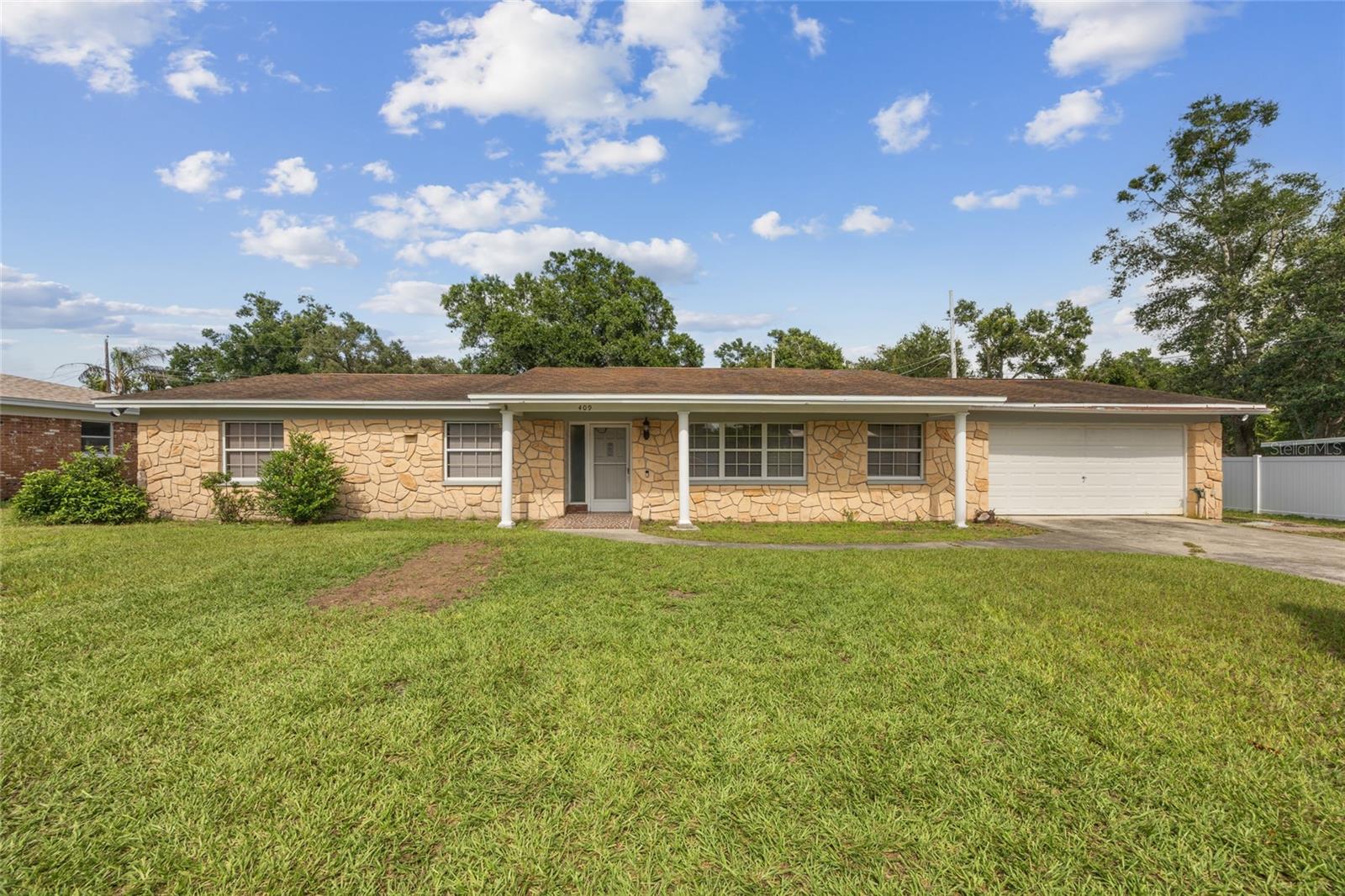 409 Debra Dr, FL