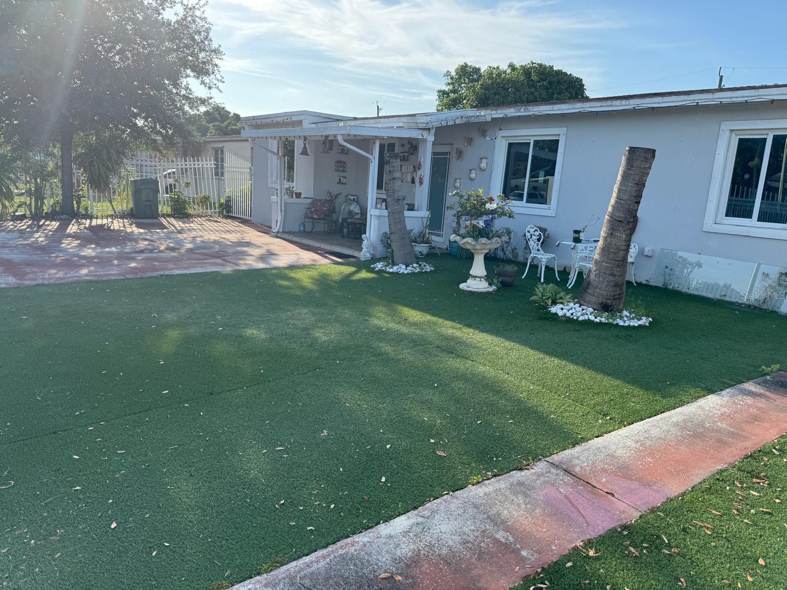131 E 39th St, FL