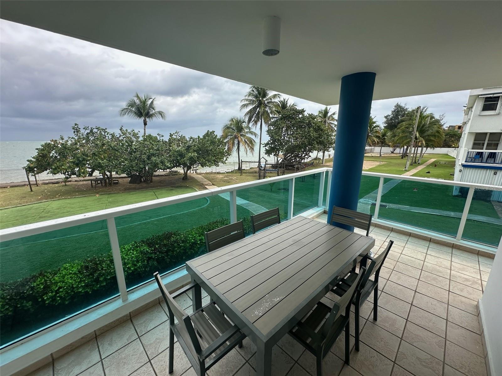 Ne206 El Charlie #Ne206, PR