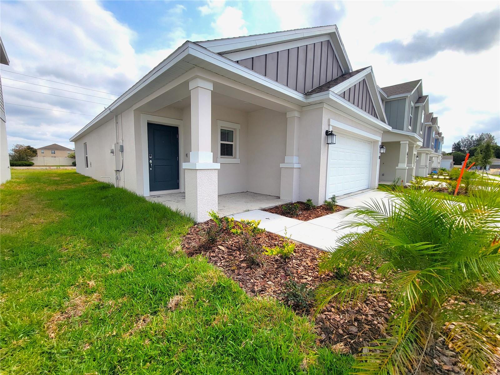 1469 Deepwater Cir, FL