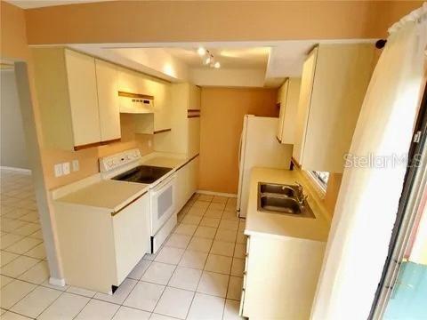 3243 Forest Oaks Court, FL