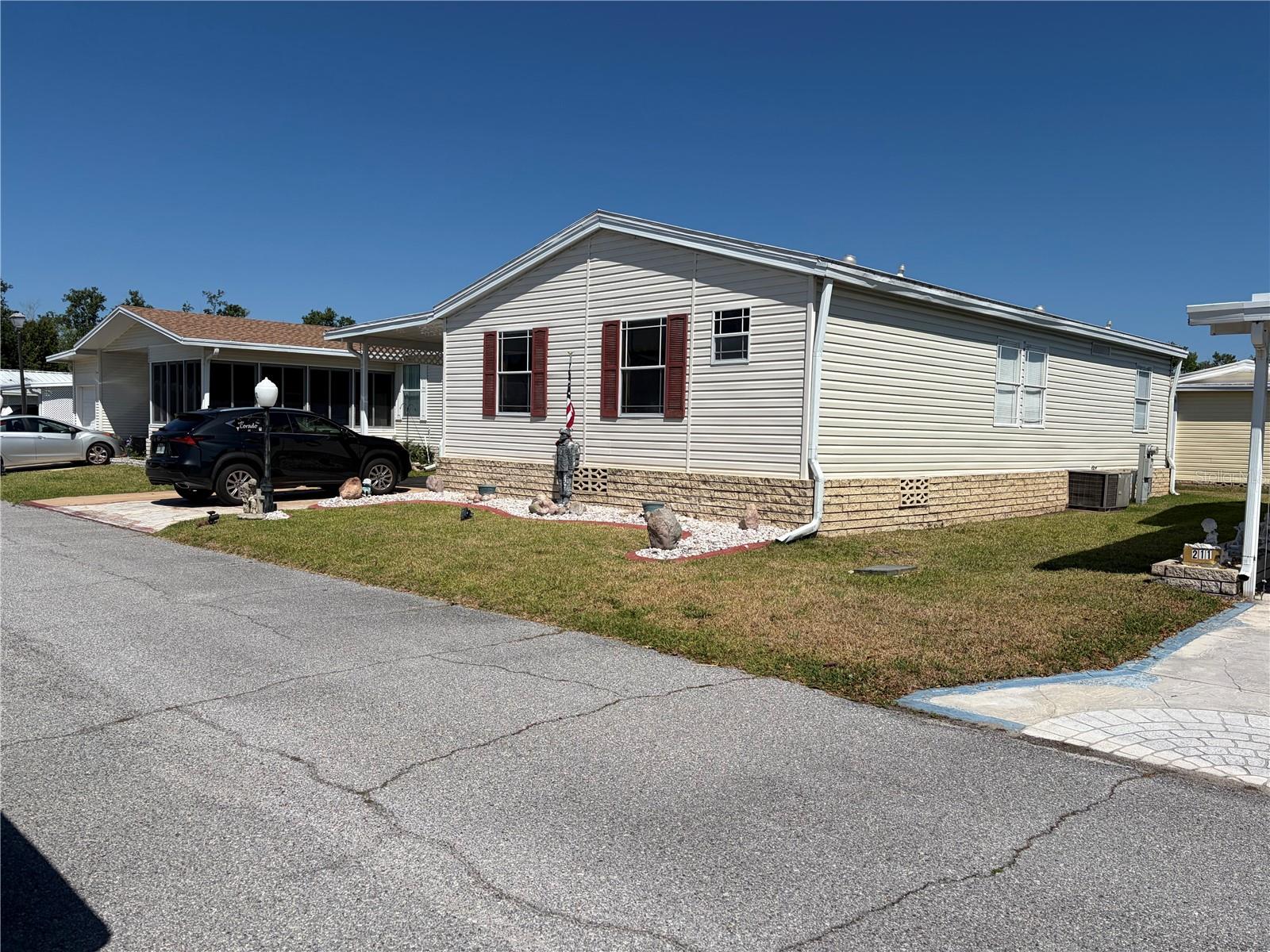 212 York Cottage Dr, FL