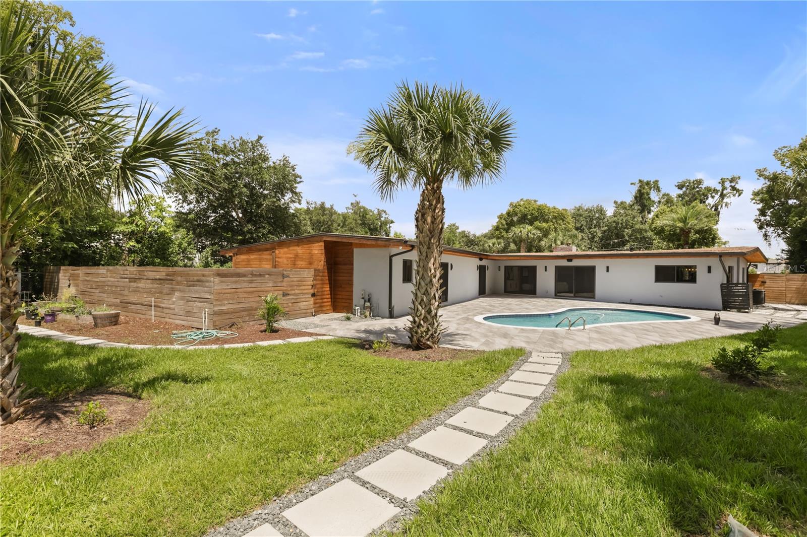 541 Manor Road, FL