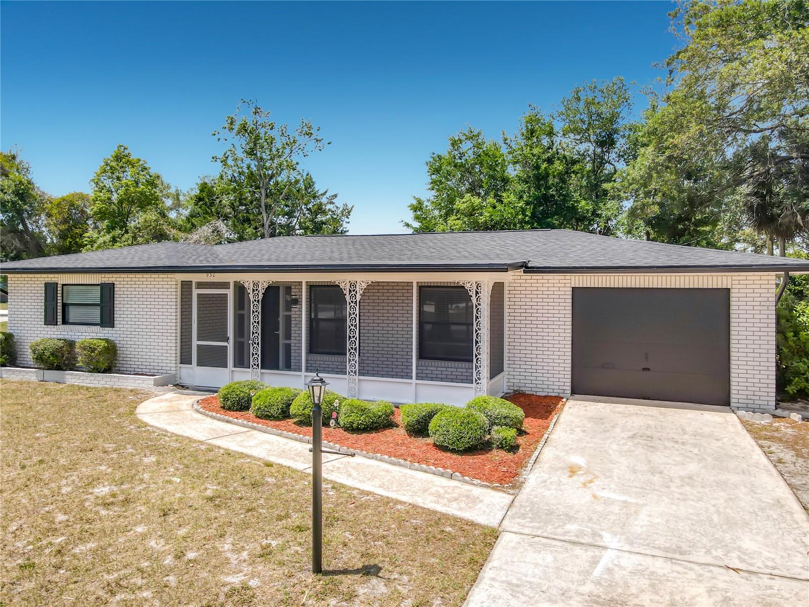 930 Troy Dr, FL