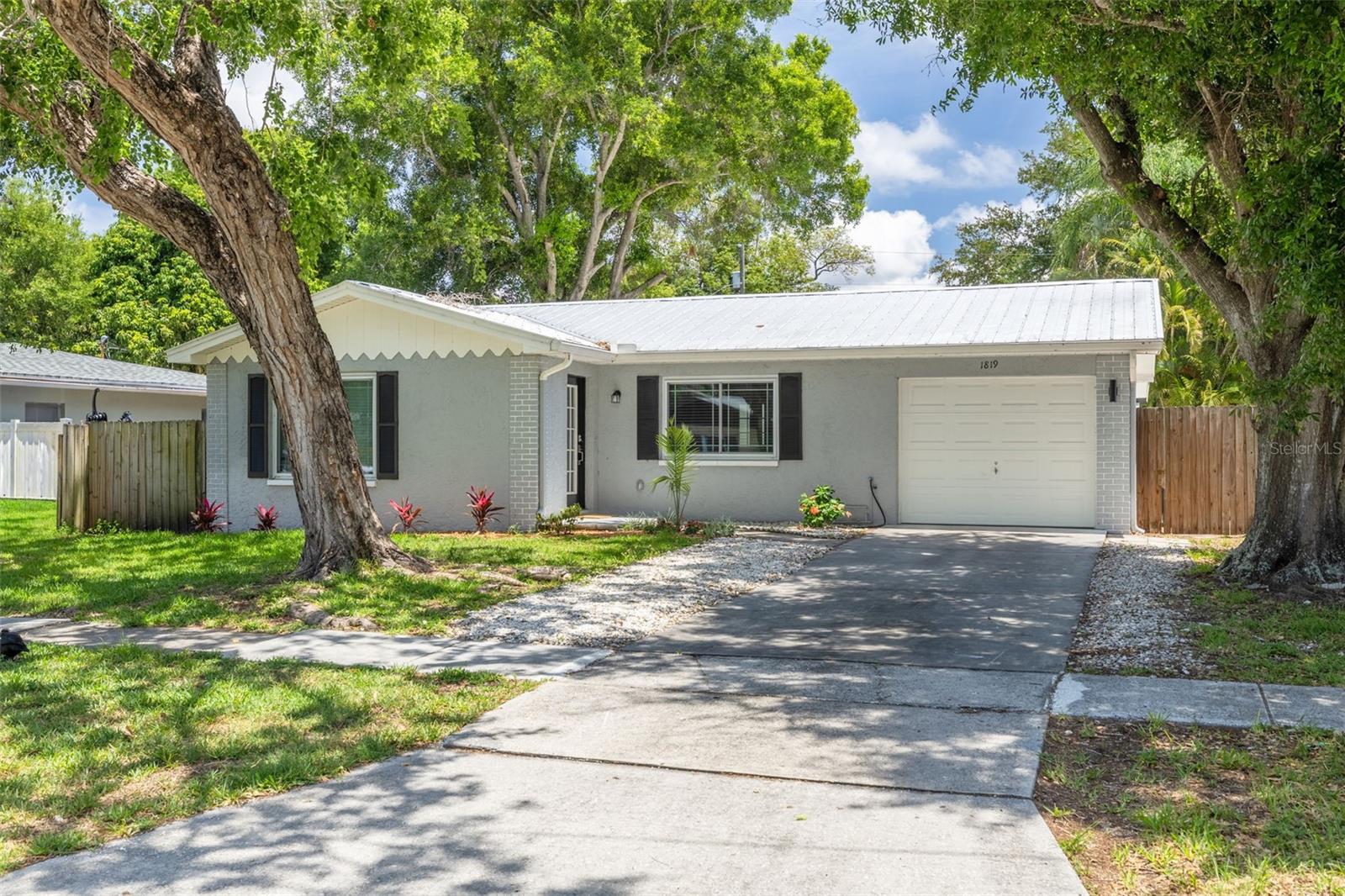 1819 West Drive, FL