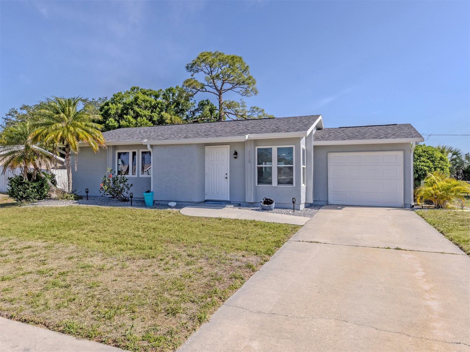 5568 Kenwood Dr, FL