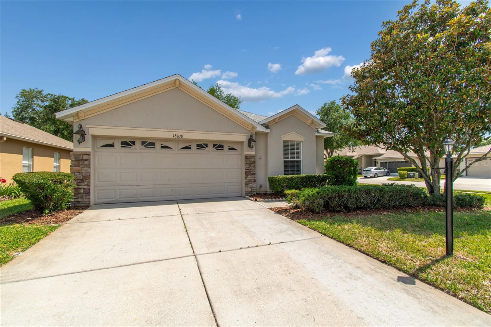 18630 Rolling Hills Loop, FL