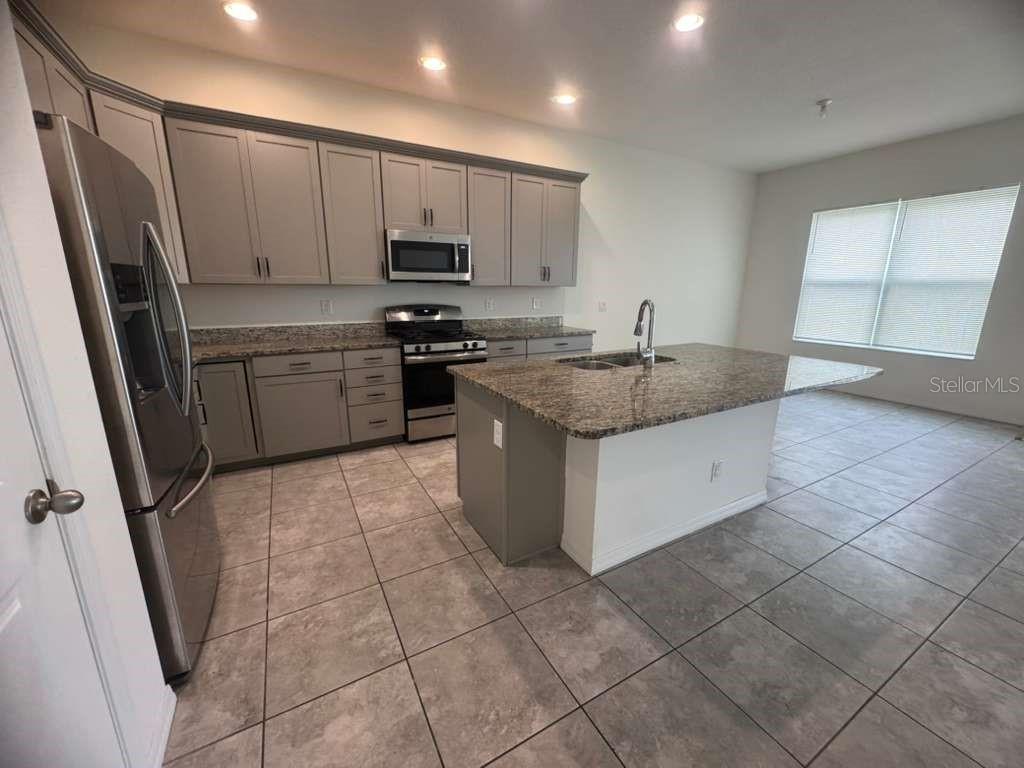 998 Grand Hilltop, FL