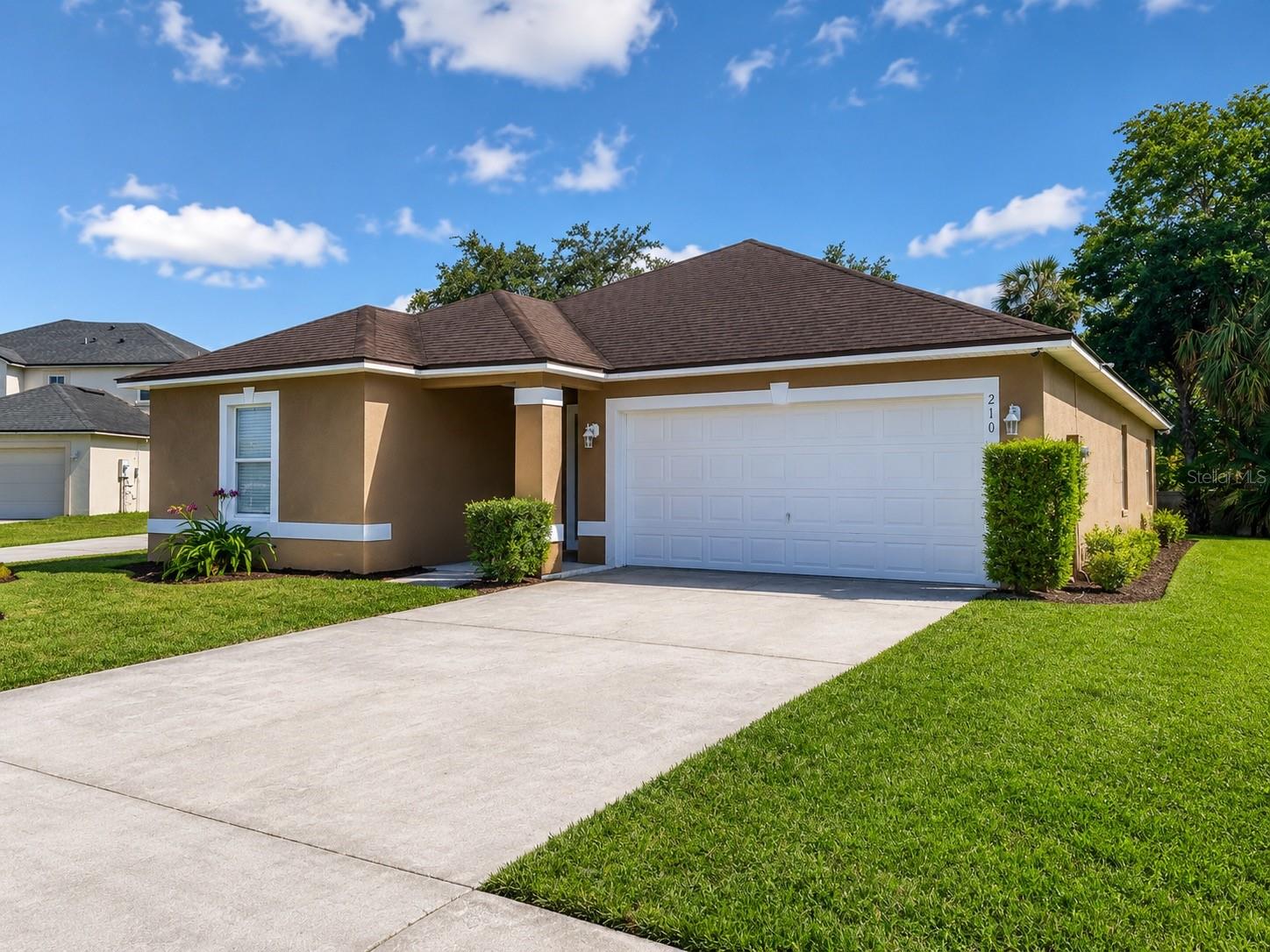 210 Fairfield Dr, FL