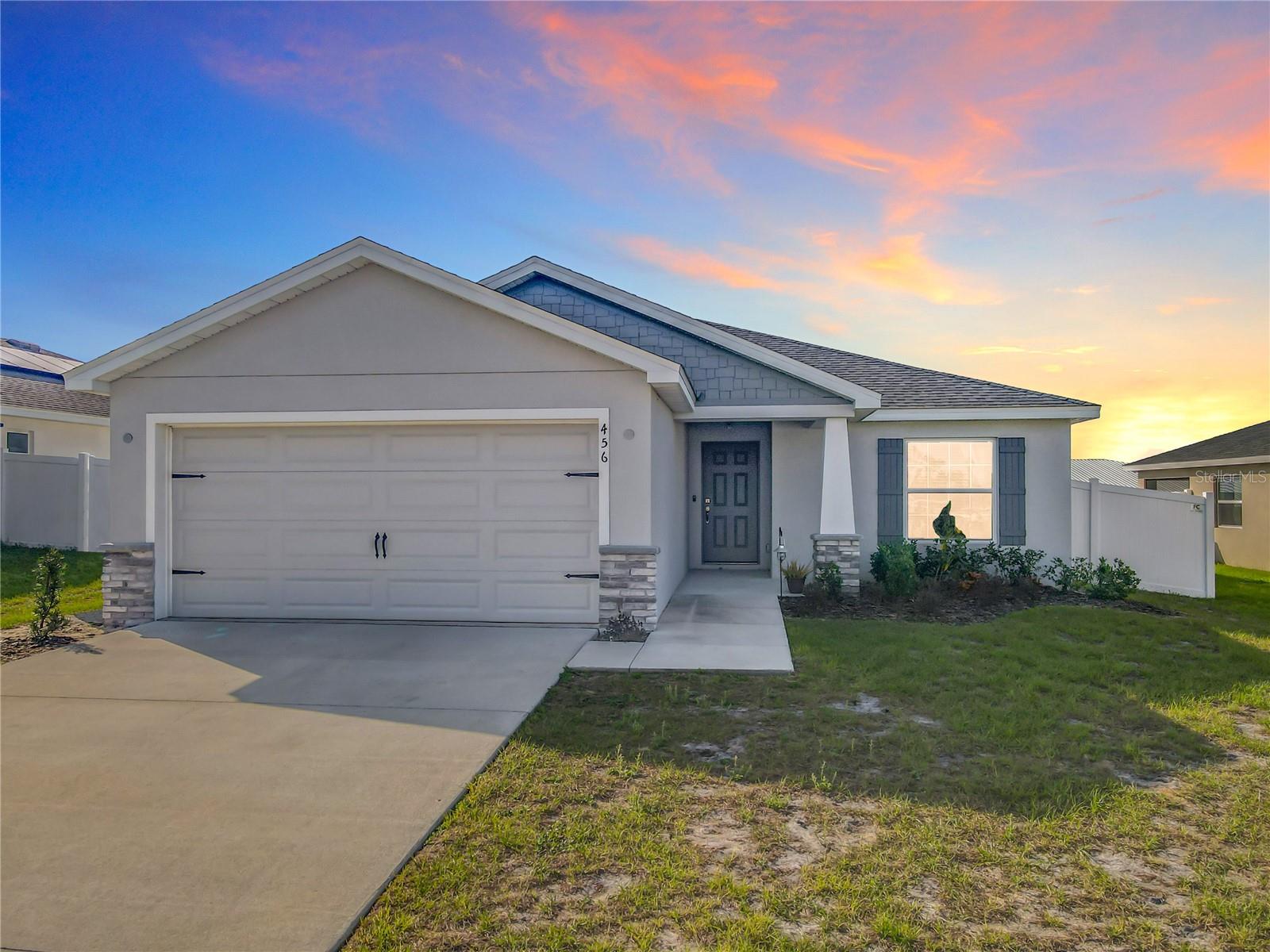 456 Hilltop Dr, FL