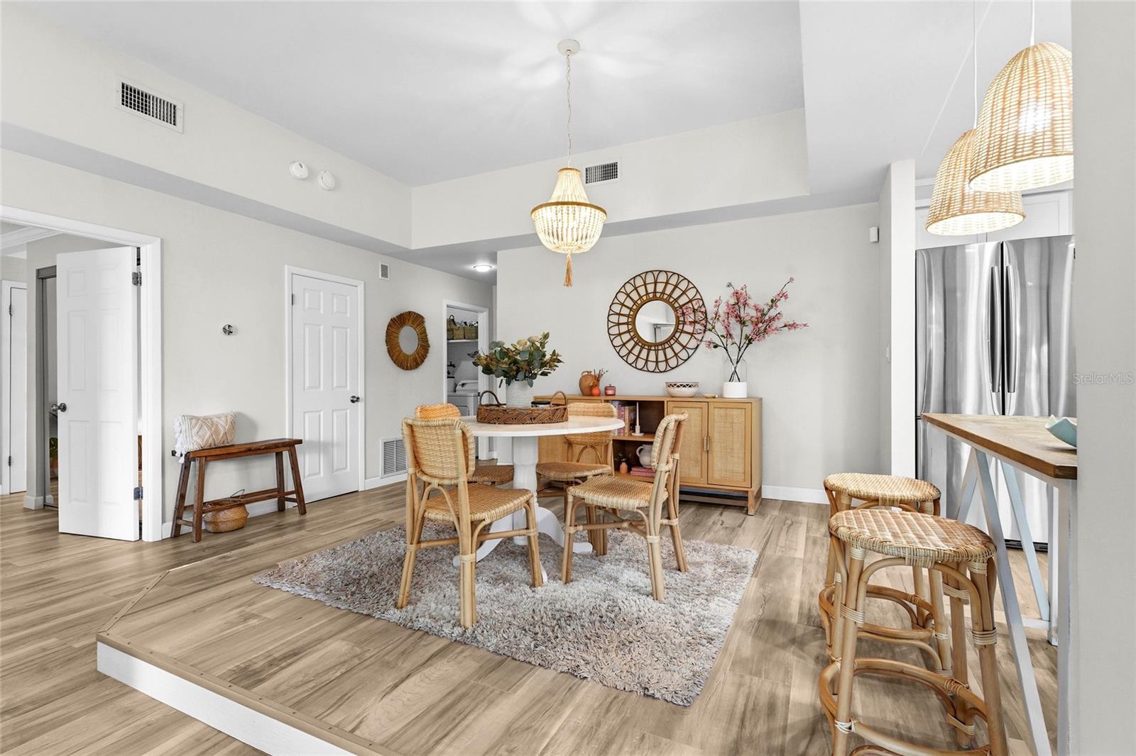 2383 Lakeside Mews, FL