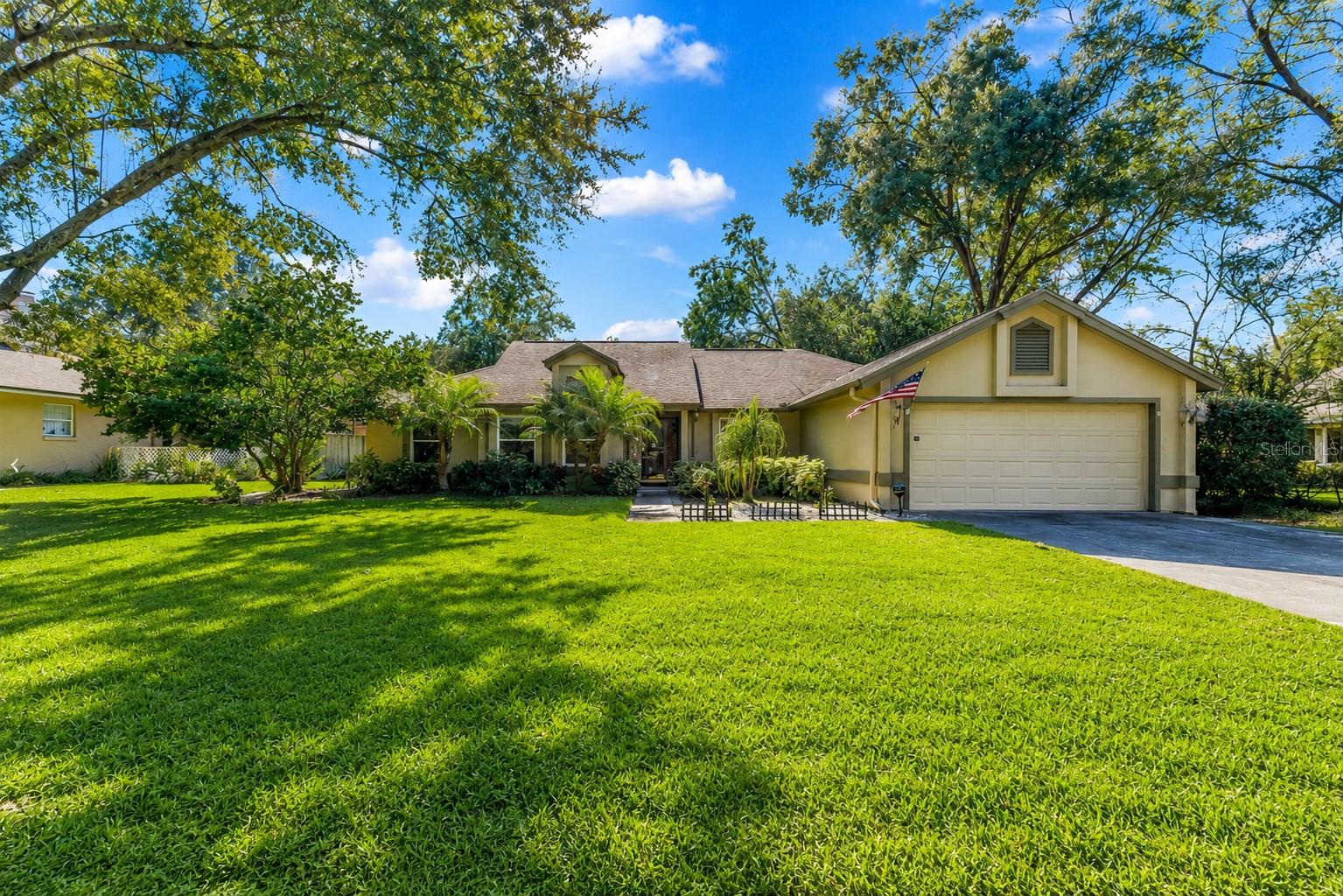 2067 Majestic Woods Blvd, FL