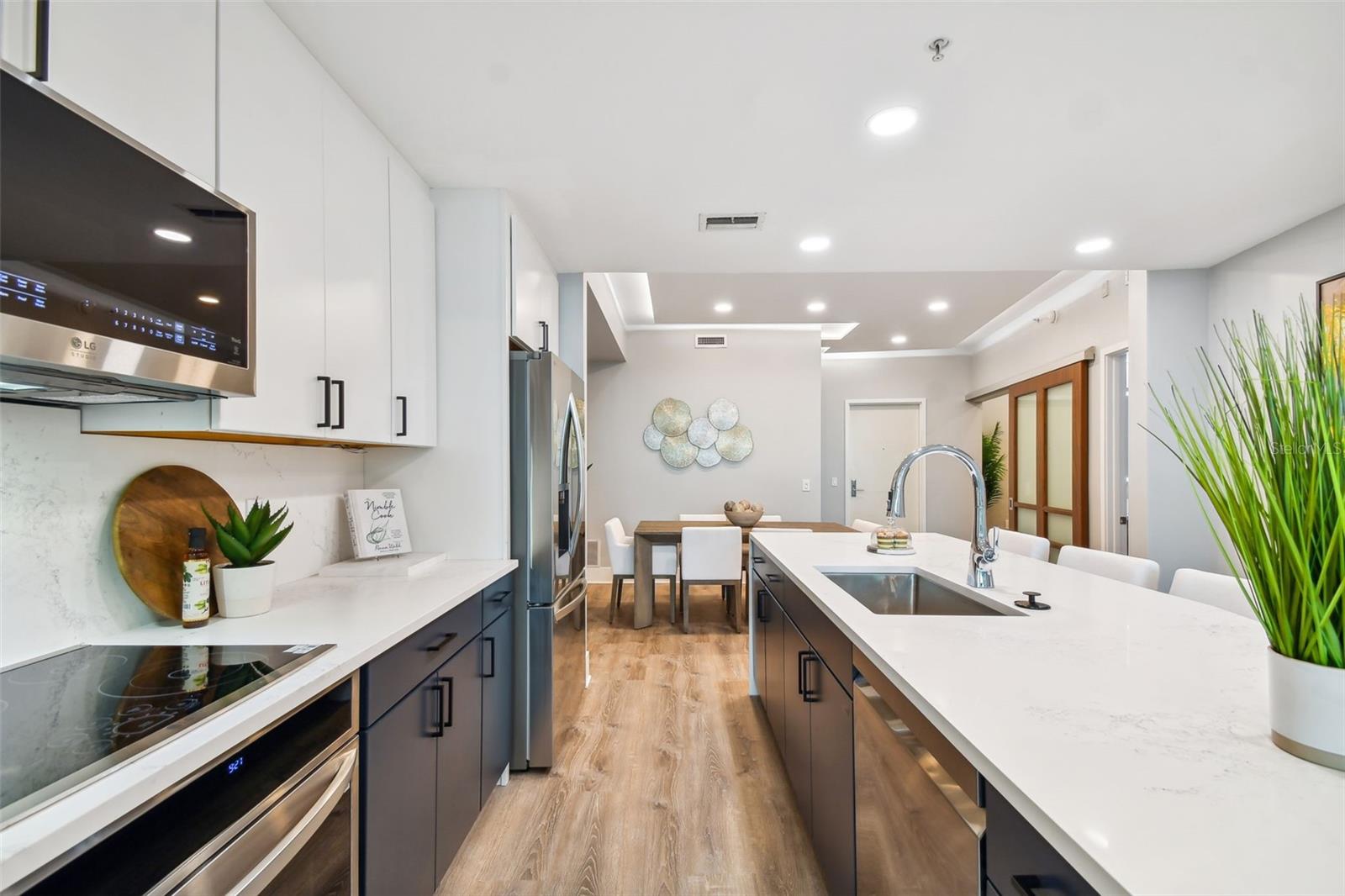 912 Channelside Drive, FL