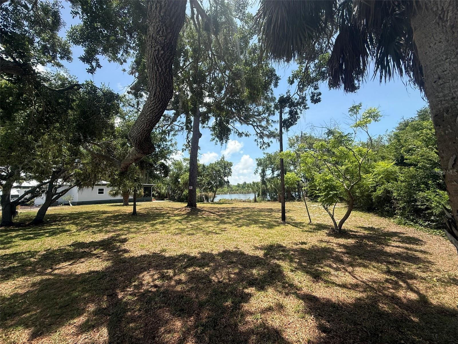 1105 Ashland, FL