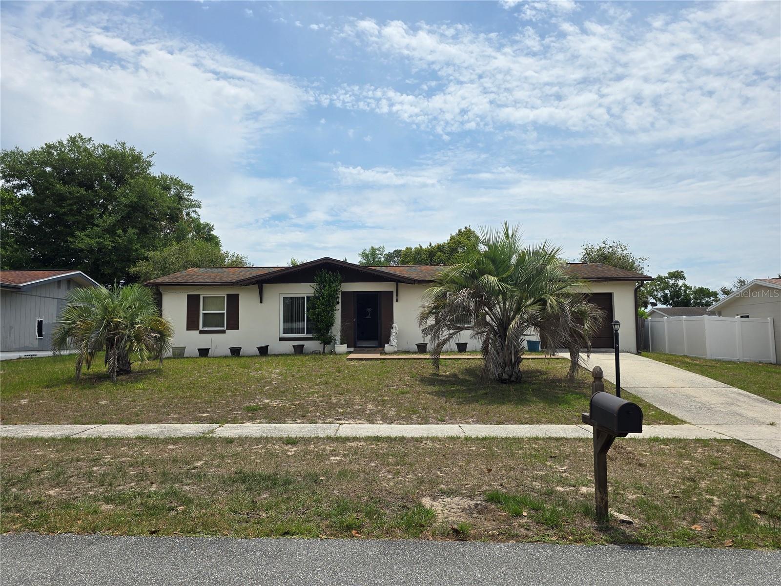 2154 W Devon Dr, FL