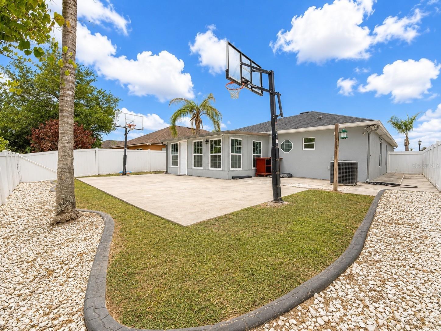 2221 Paria Lane, FL