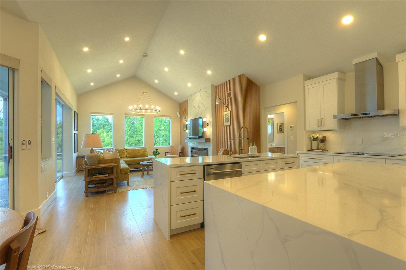 204 Water View Court, FL