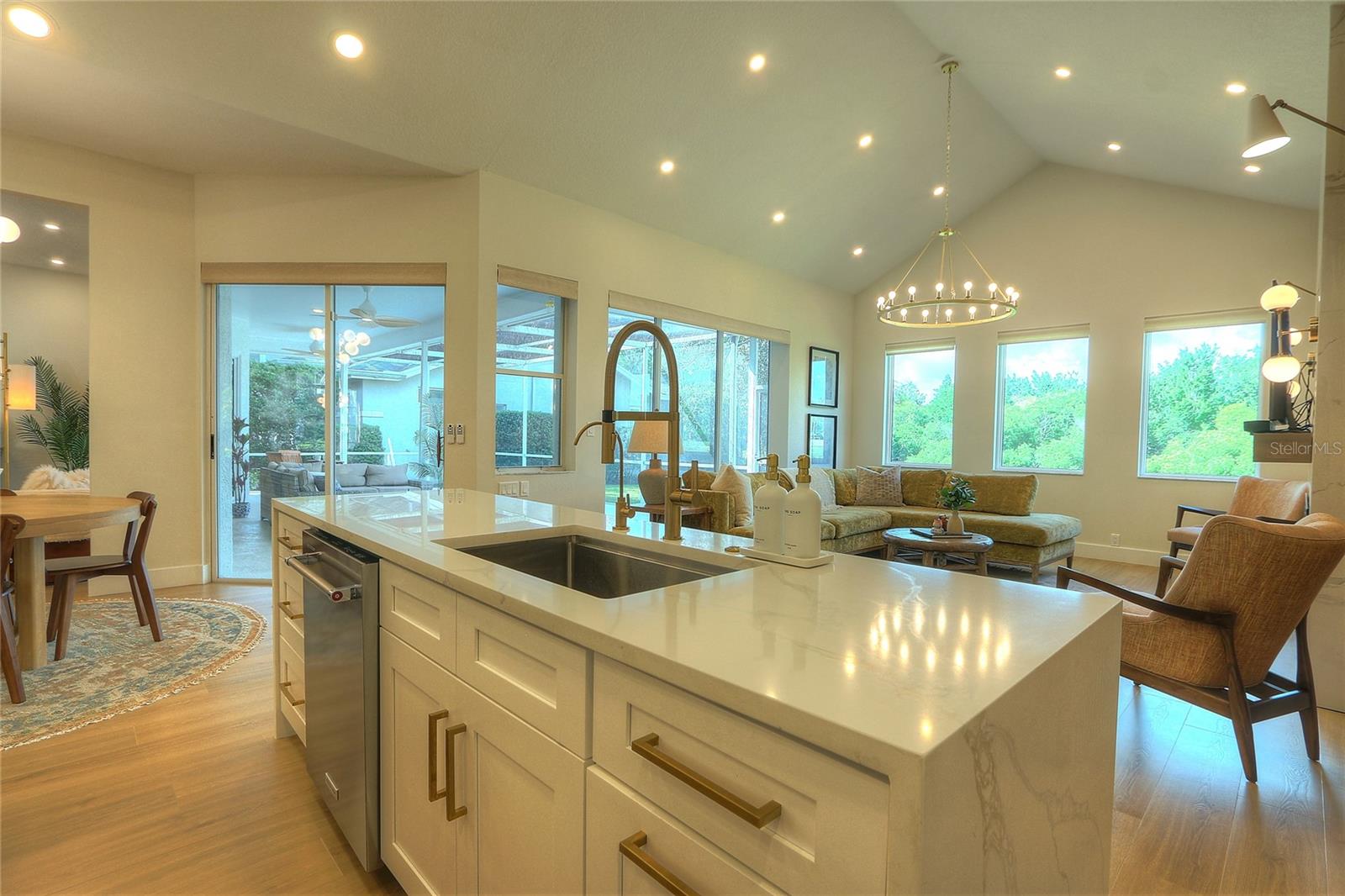 204 Water View Court, FL