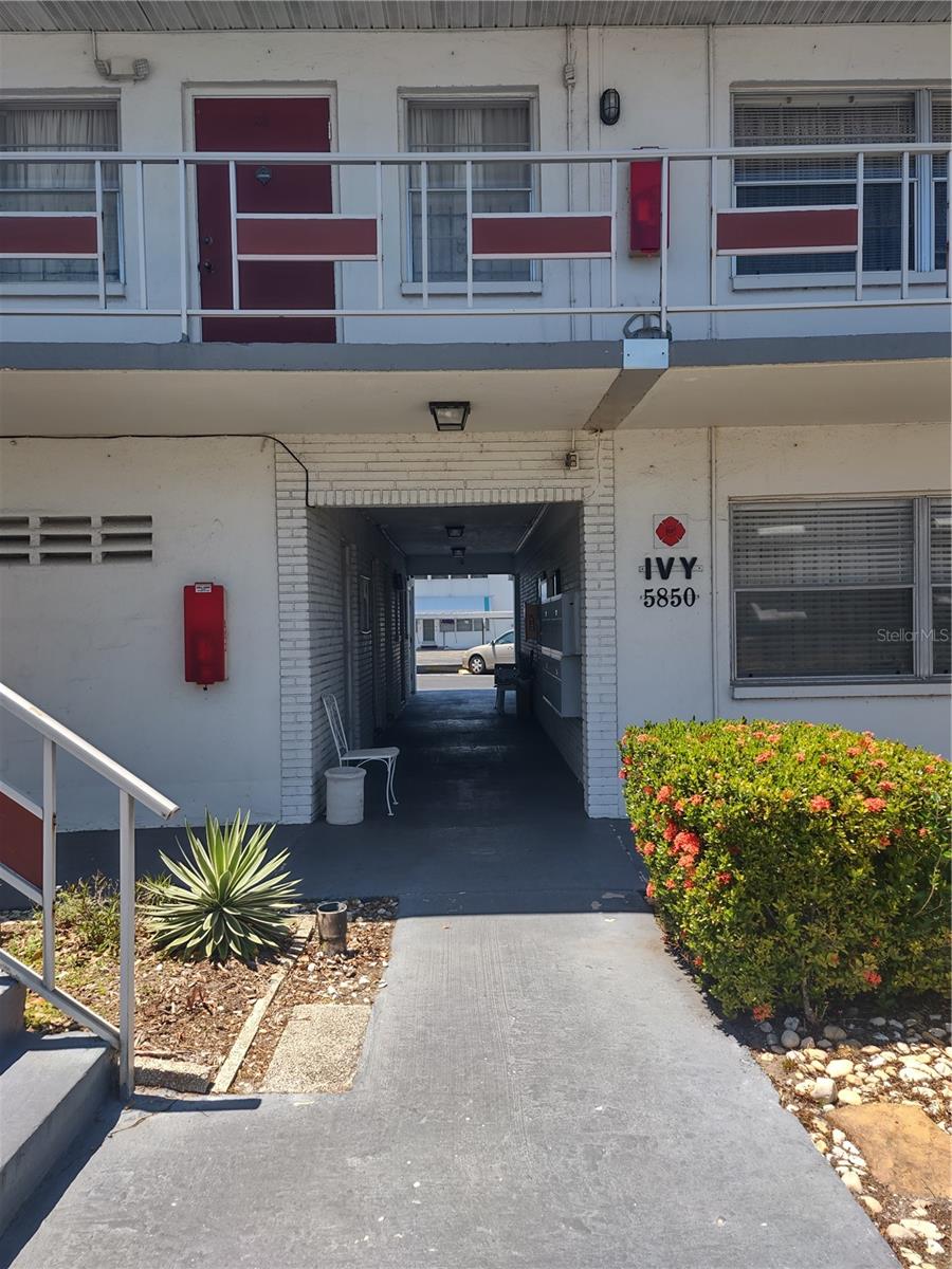 5850 18th Street, FL