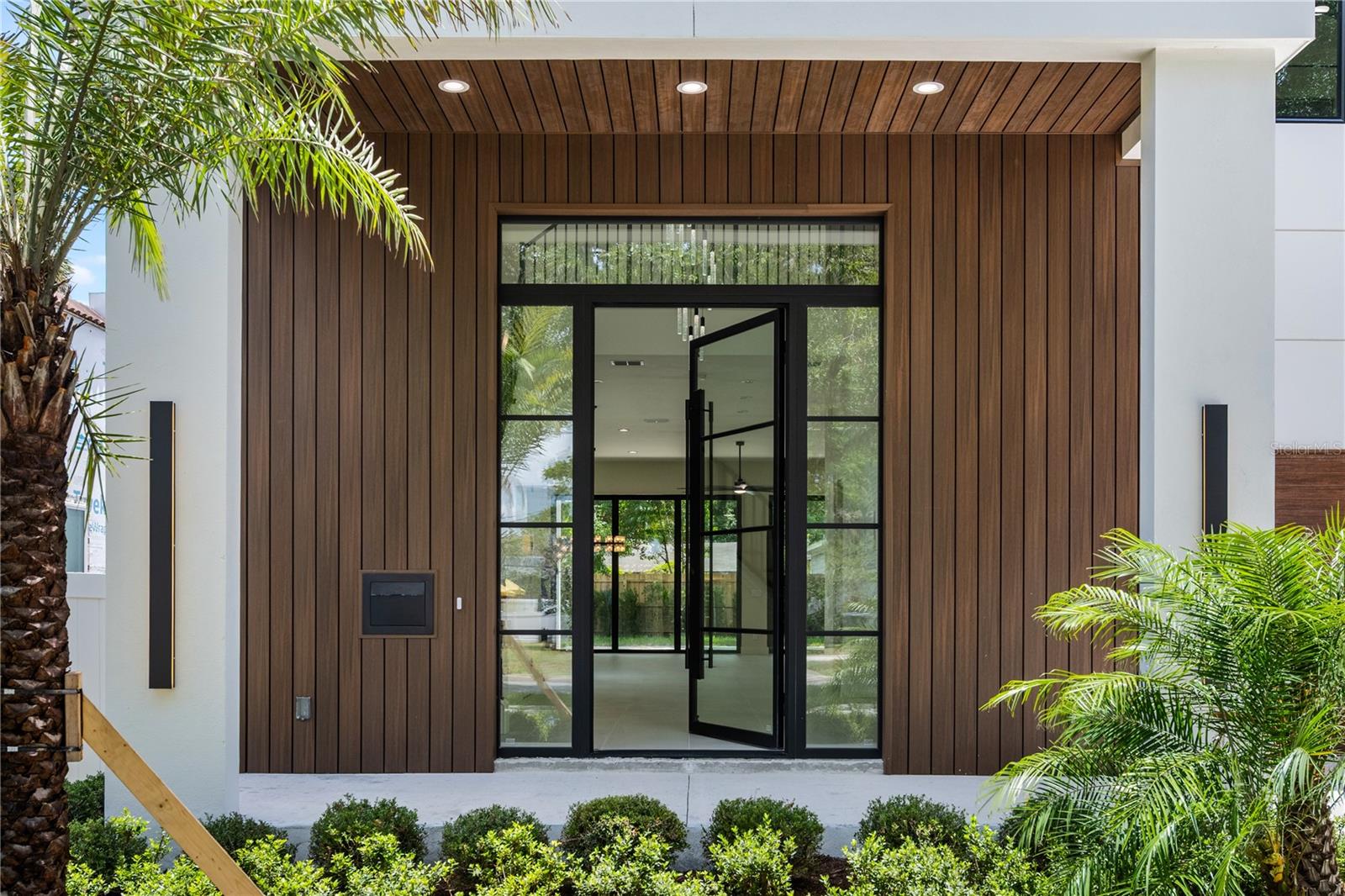 737 Summerlin Avenue, FL