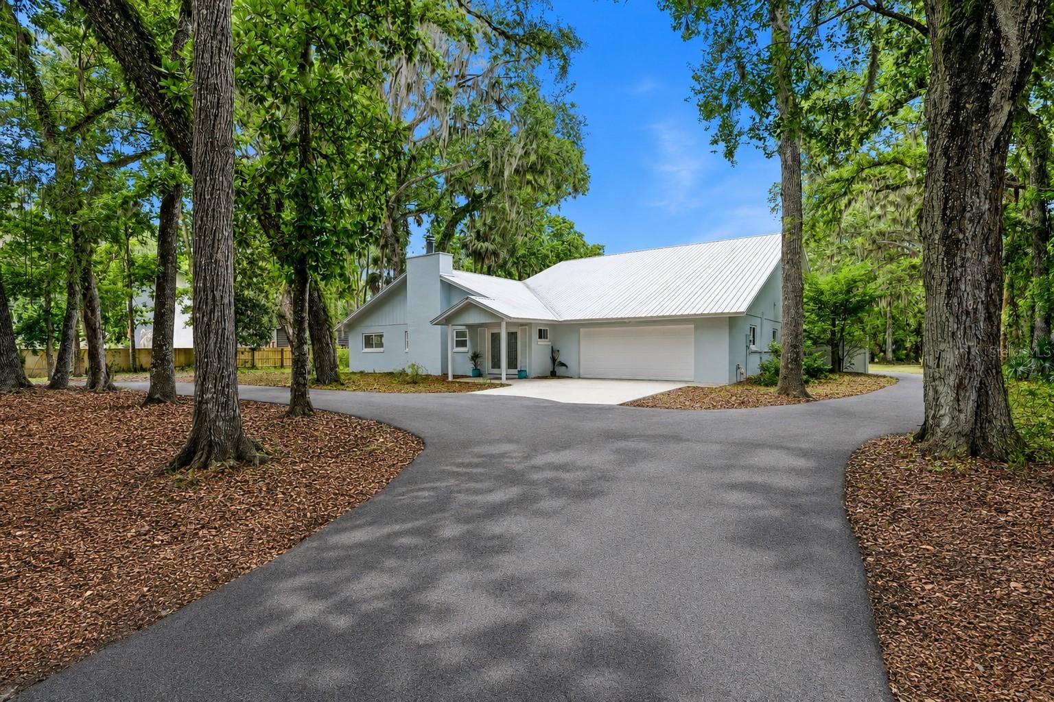 555 Wildwood Dr, FL