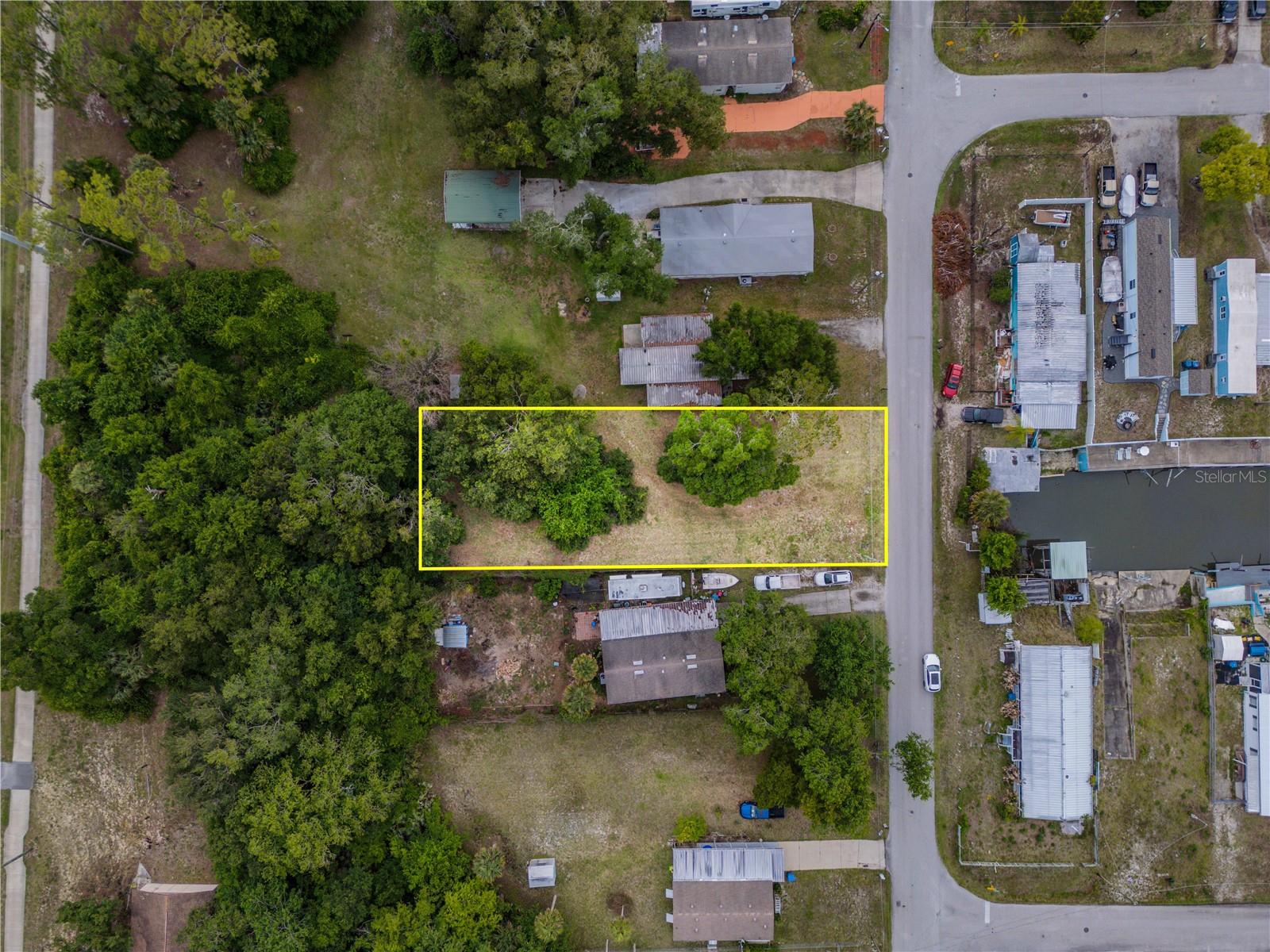 Nellie St, FL