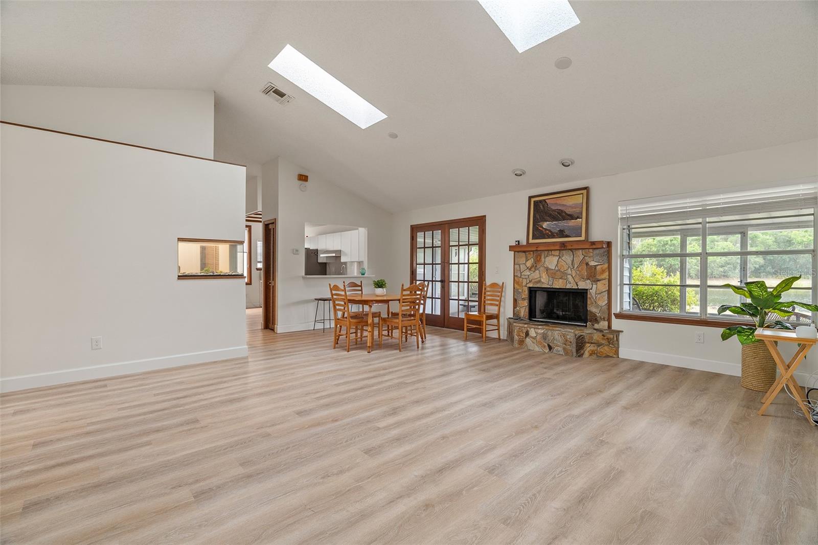 20 Macon Way, FL