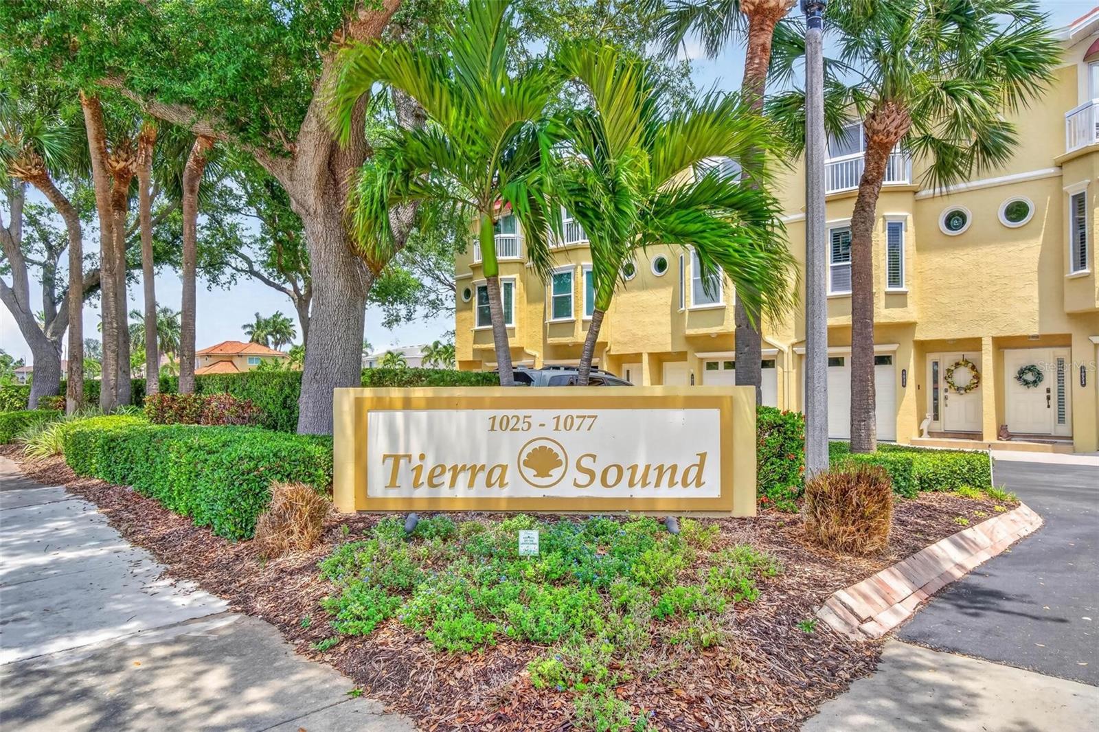 1033 Pinellas Bayway  S, FL