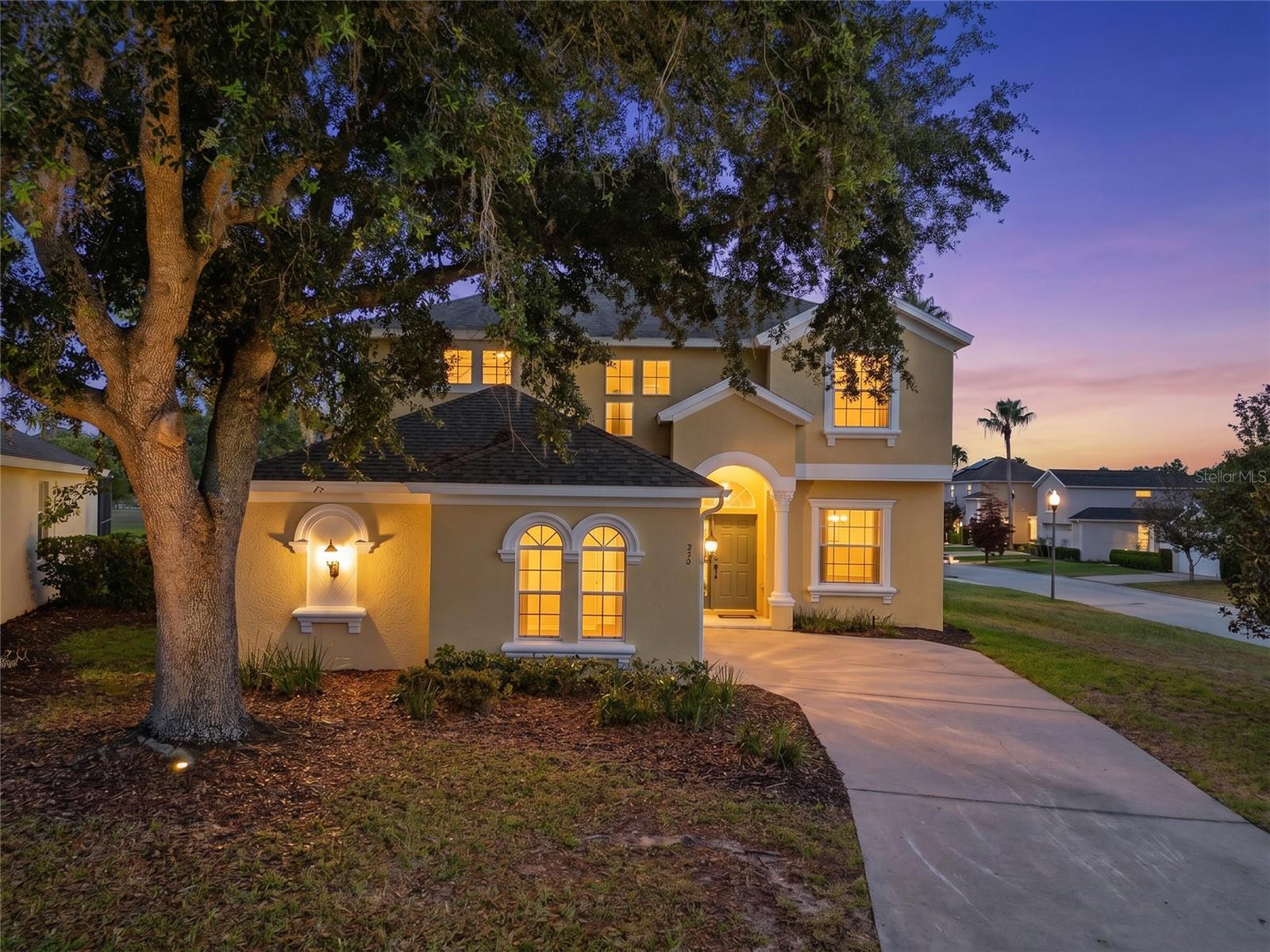 353 Plumoso Loop, FL