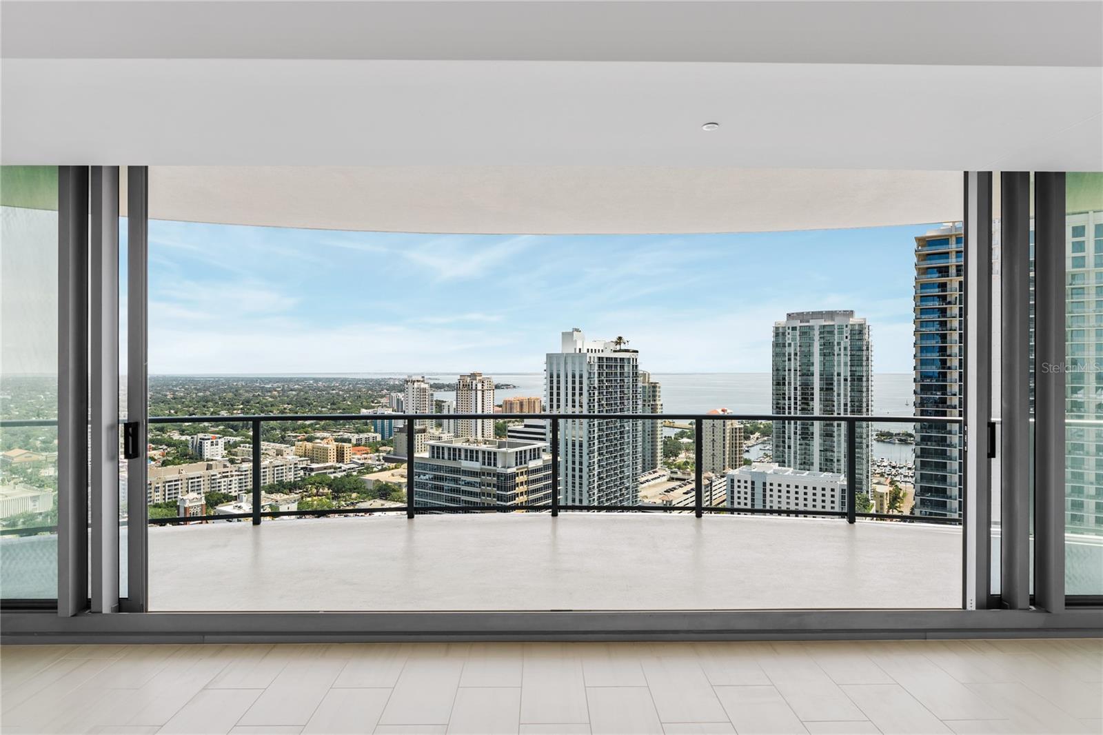 400 Central Avenue, FL