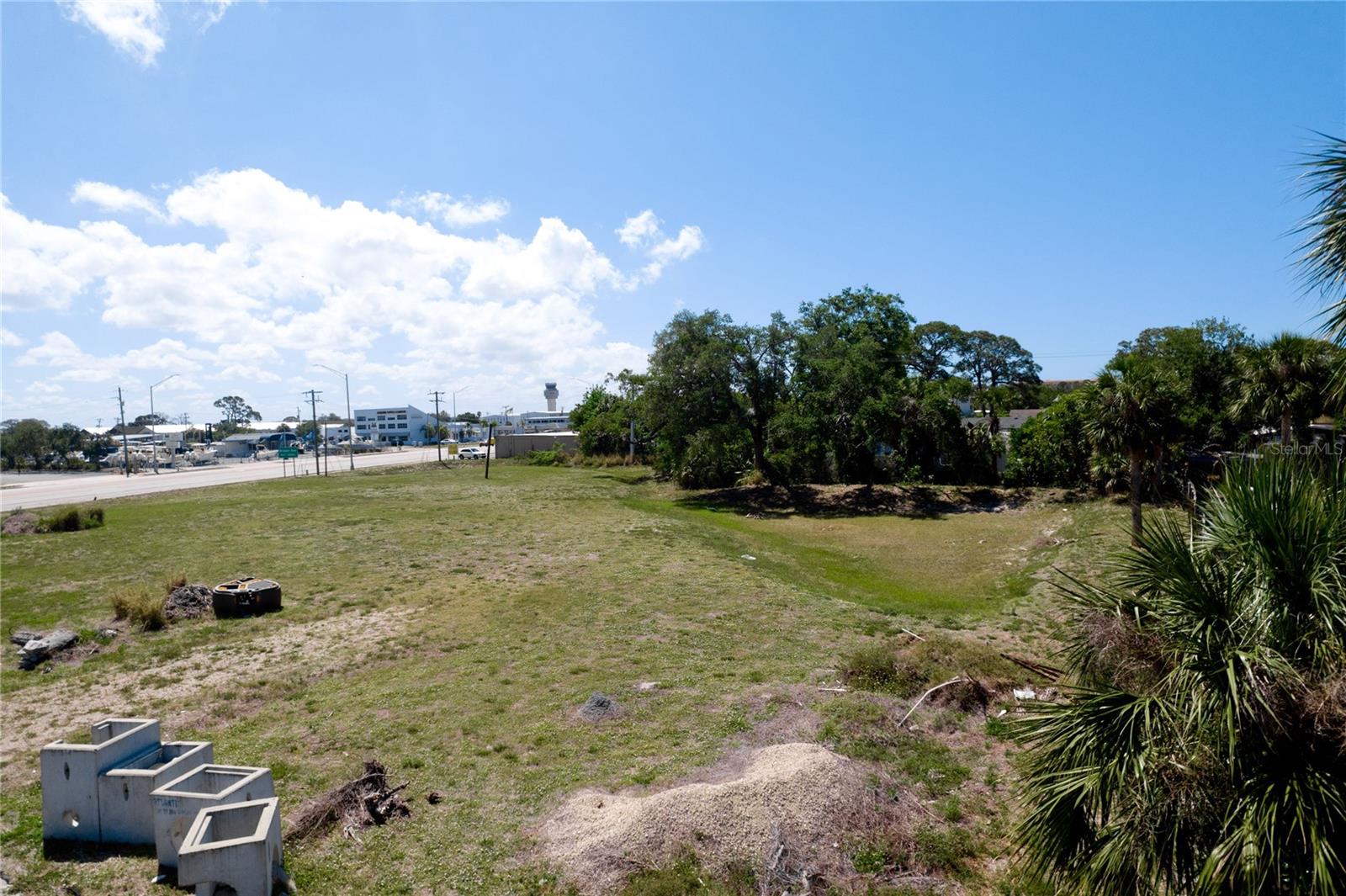 7972 Tamiami Trail, FL